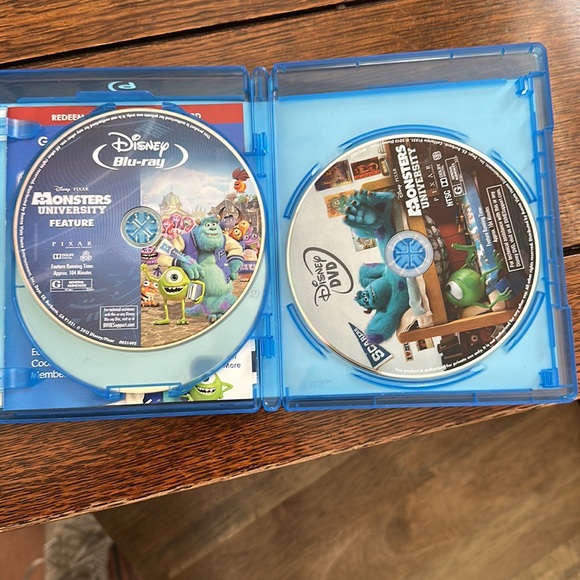 Blu-Ray Collections of Disney Pixar Monsters Inc and Monsters University - Picture 10 of 10